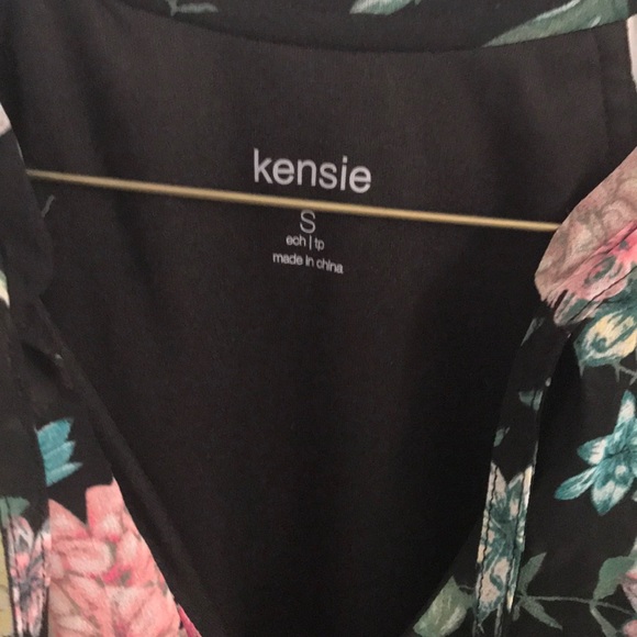 Black floral tank - Picture 3 of 4